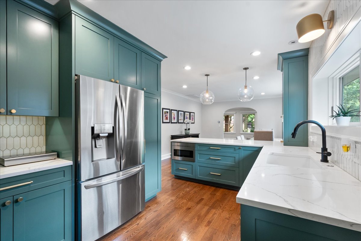 225 16th Street