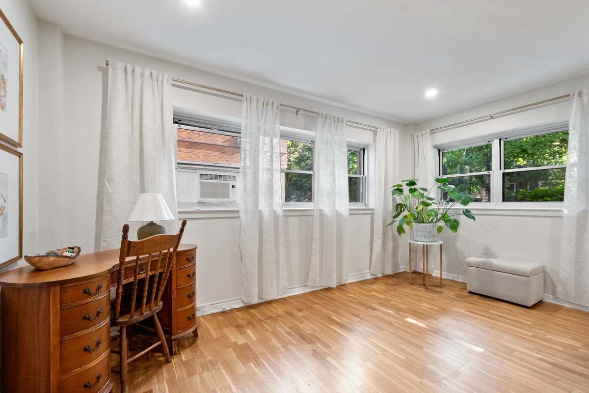 1508 Hinman Avenue Unit: 1A