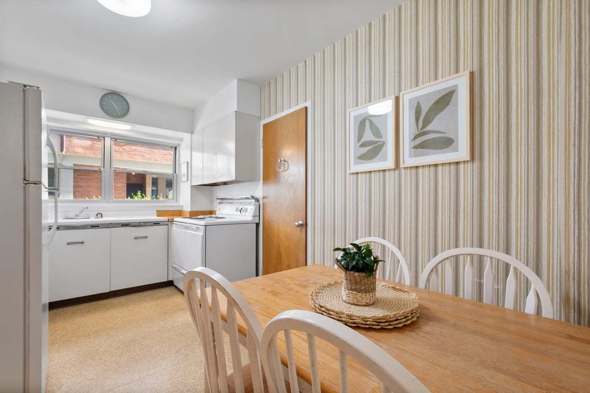 1508 Hinman Avenue Unit: 1A