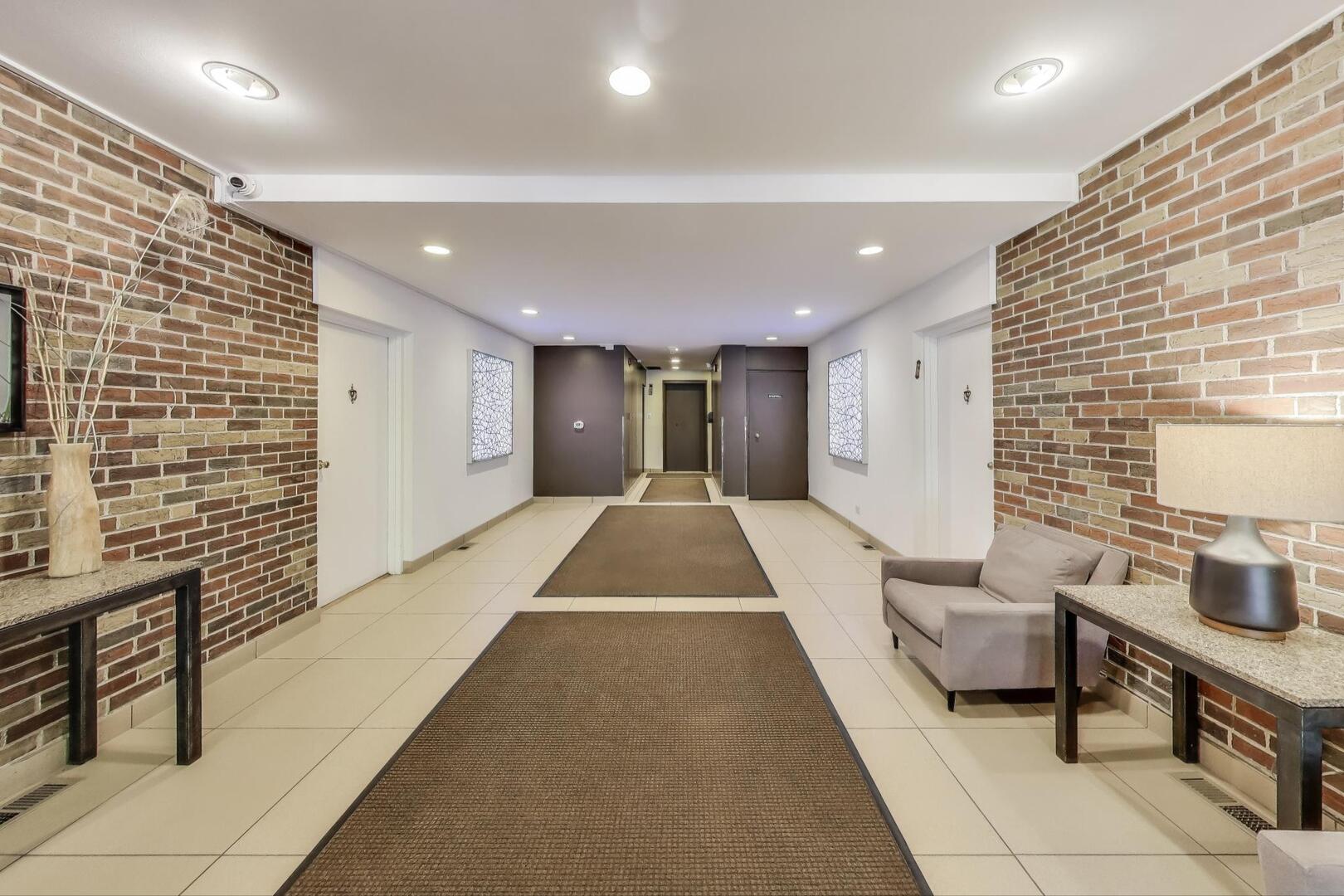 2300 Sherman Avenue Unit: 2C