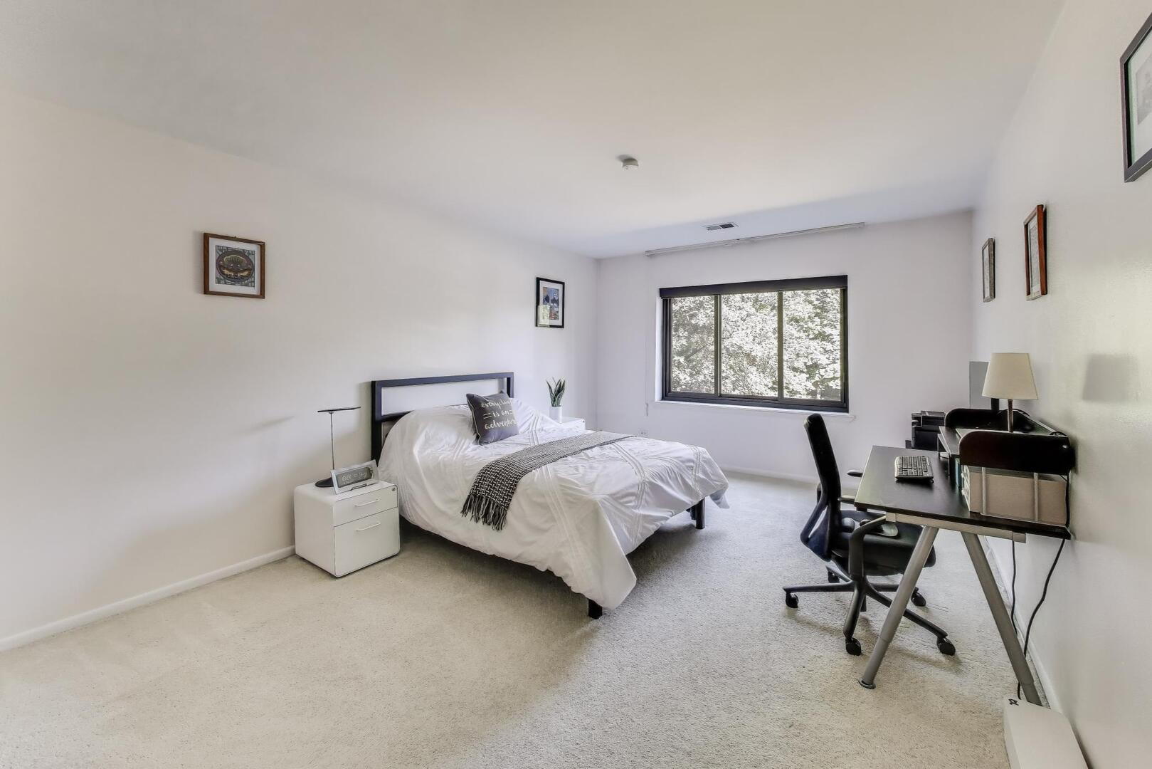 2300 Sherman Avenue Unit: 2C