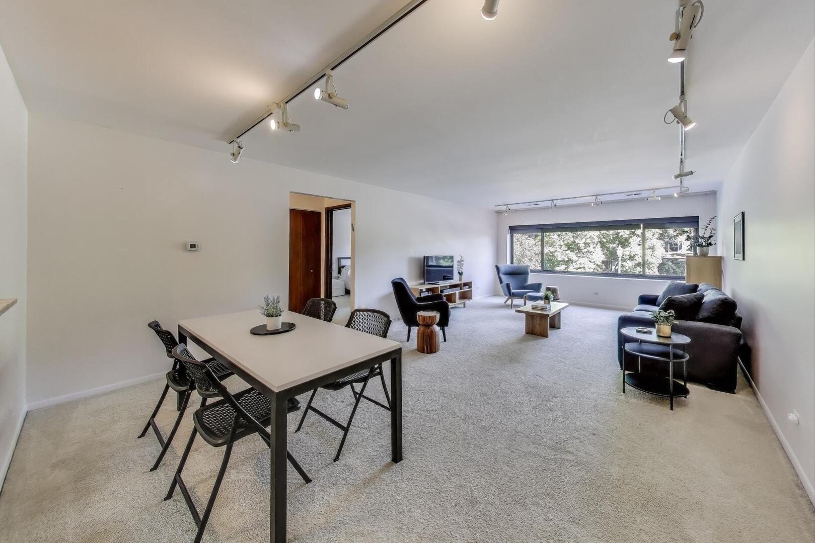 2300 Sherman Avenue Unit: 2C