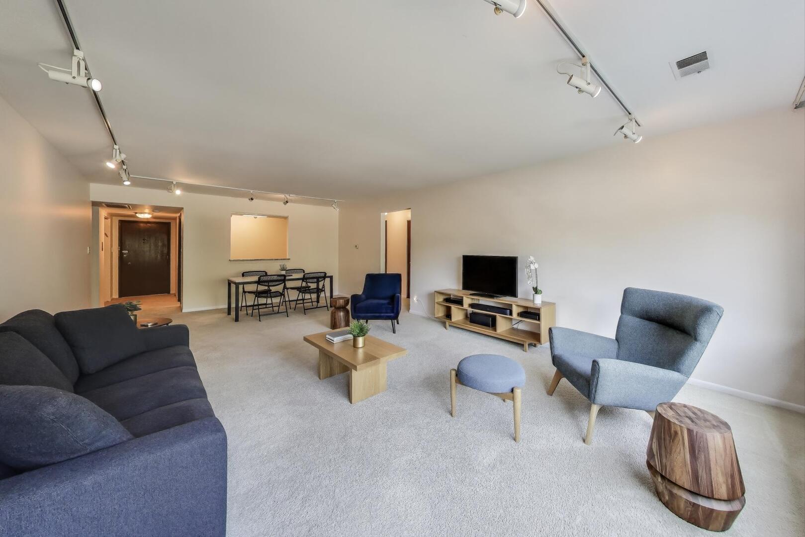 2300 Sherman Avenue Unit: 2C