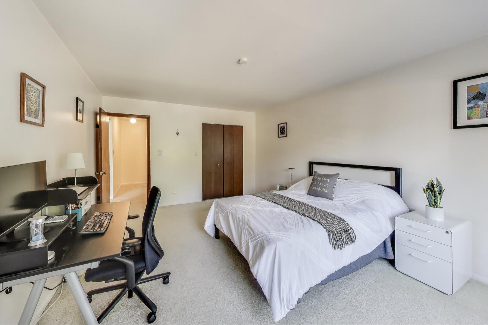 2300 Sherman Avenue Unit: 2C