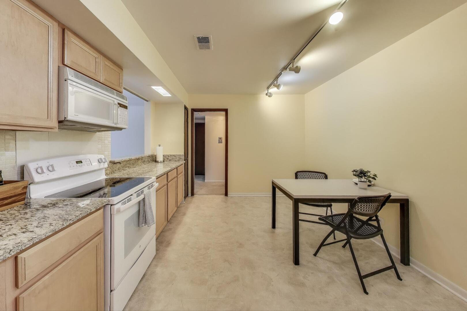 2300 Sherman Avenue Unit: 2C