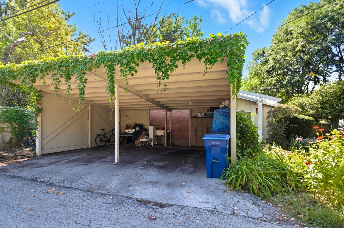 900 Cambridge Lane