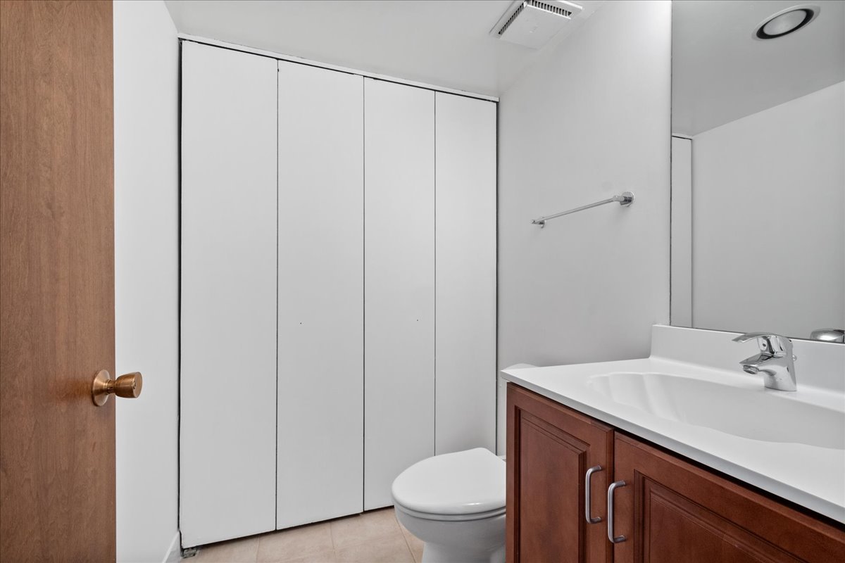 1848 N Dayton Street