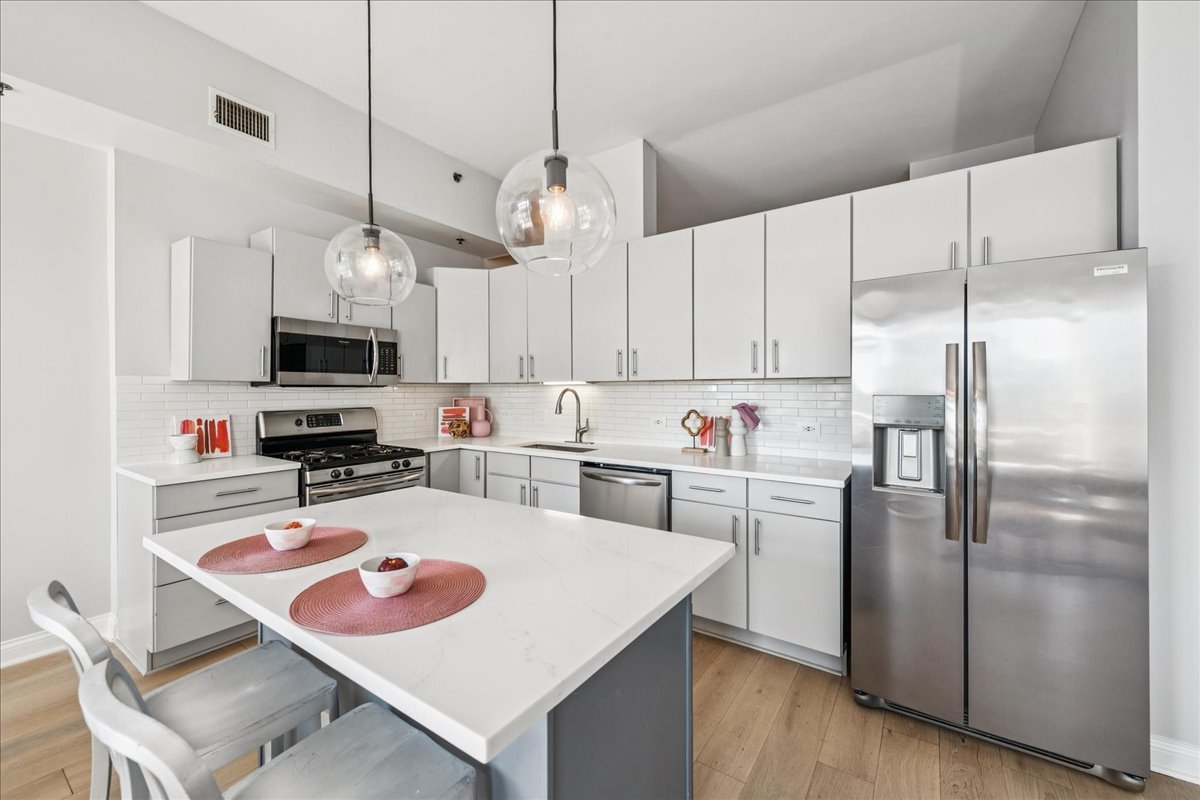 230 W Division Street Unit: 1202