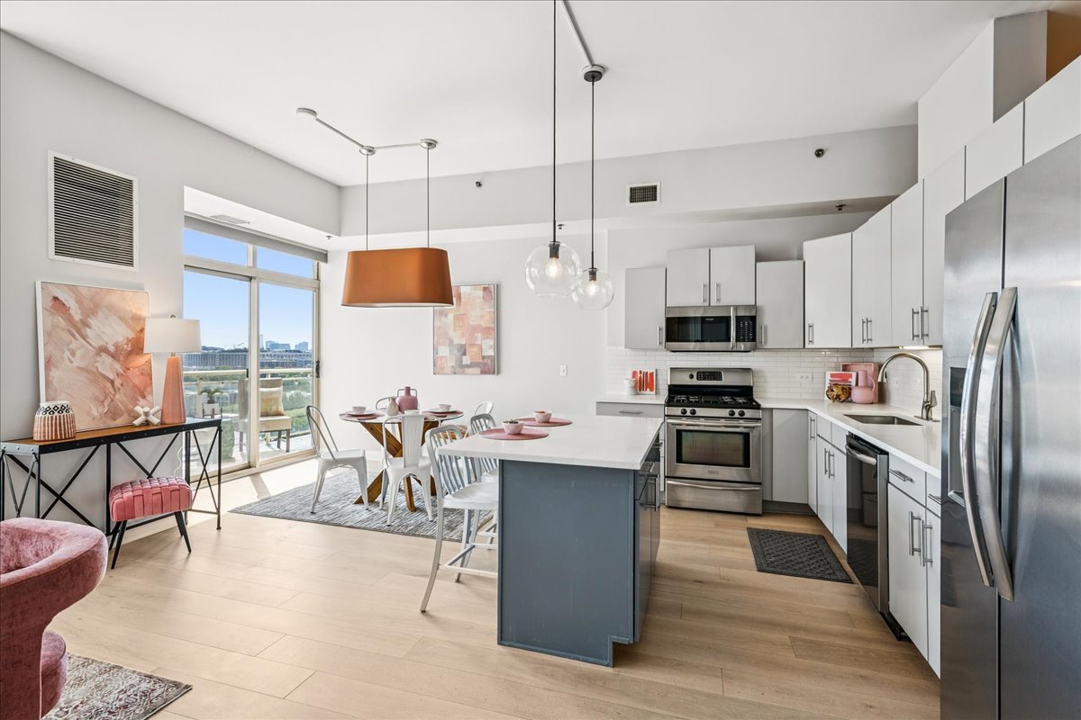 230 W Division Street Unit: 1202