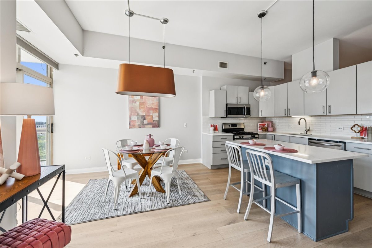 230 W Division Street Unit: 1202