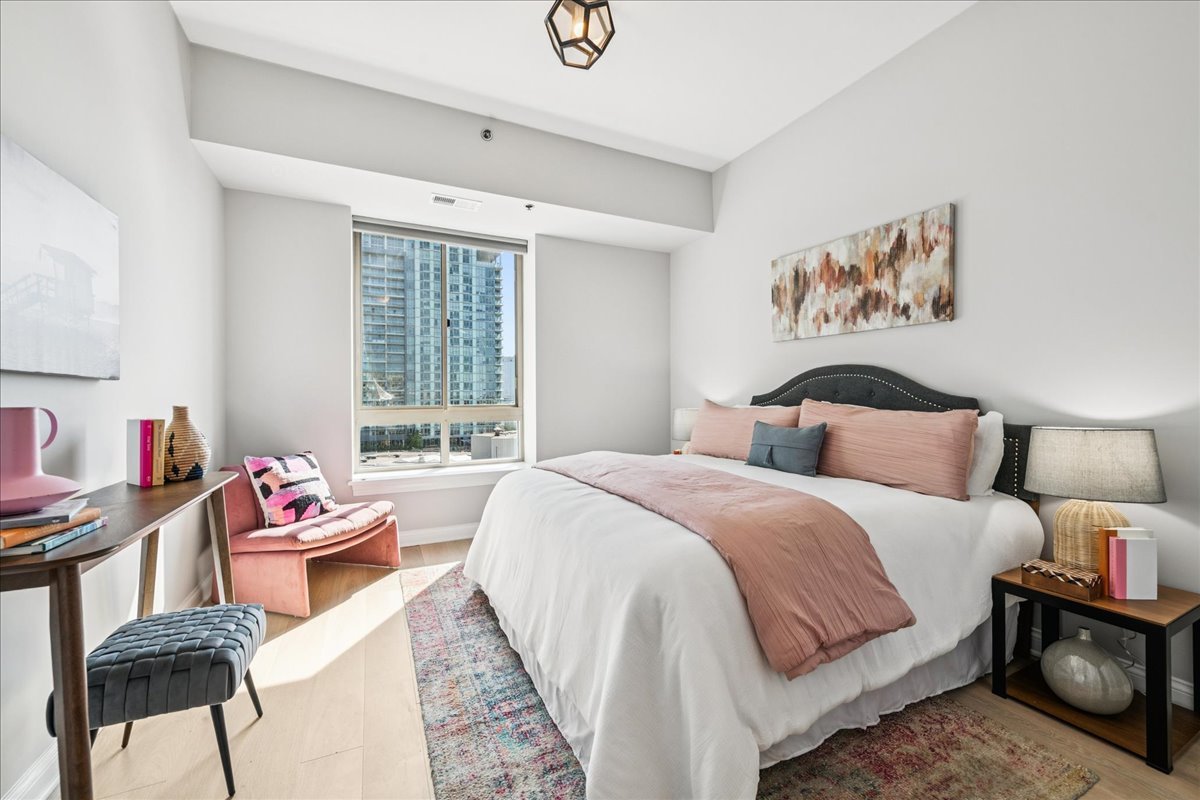 230 W Division Street Unit: 1202