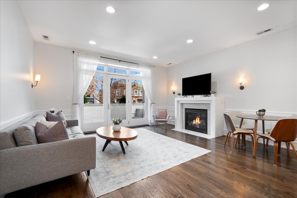 3816 N Ashland Avenue Unit: 1S