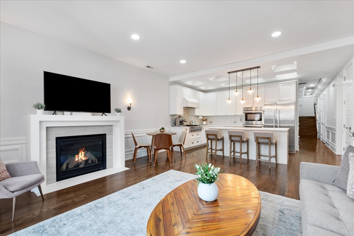 3816 N Ashland Avenue Unit: 1S