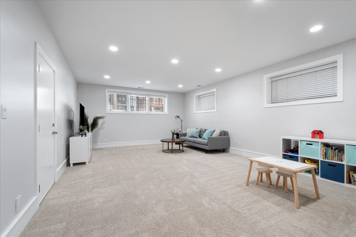 3816 N Ashland Avenue Unit: 1S