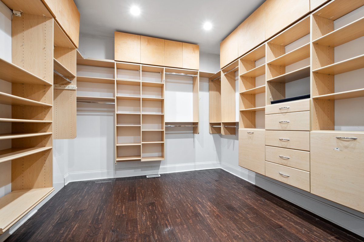 840 W Buckingham Place Unit: 4