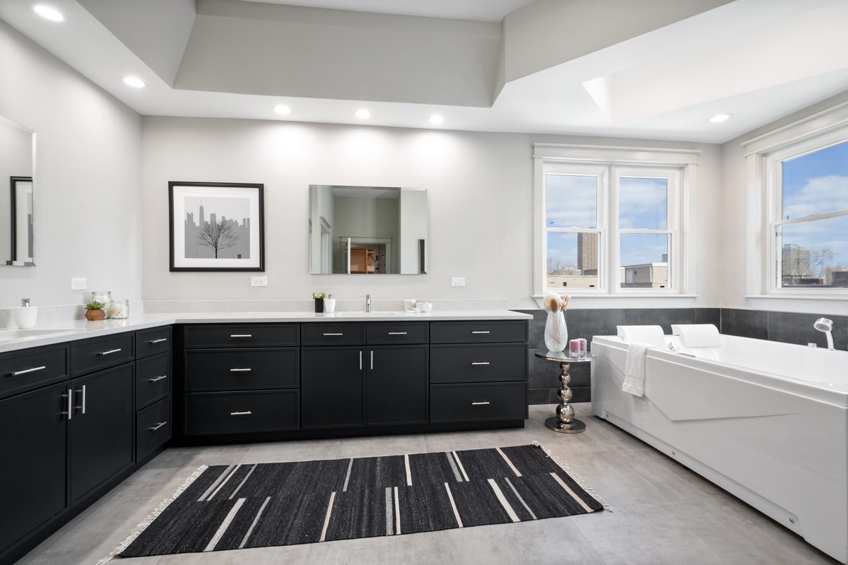 840 W Buckingham Place Unit: 4