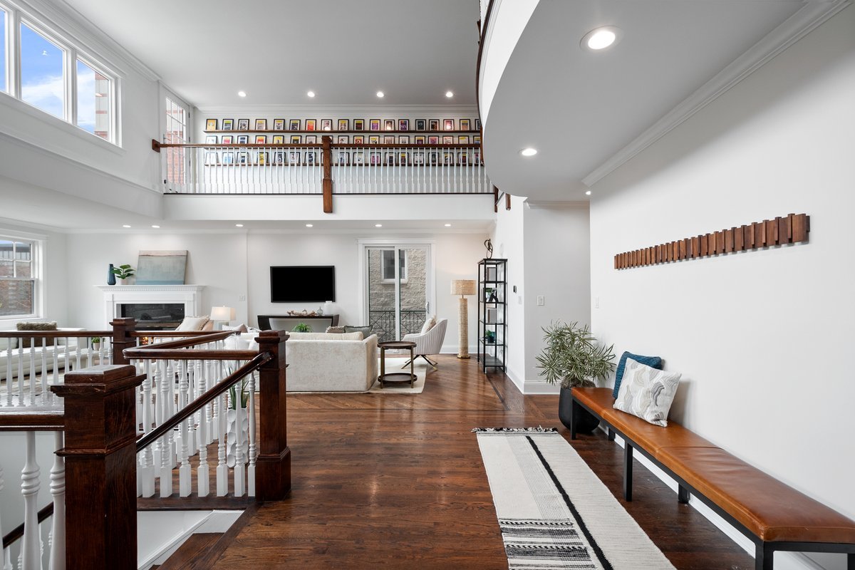 840 W Buckingham Place Unit: 4