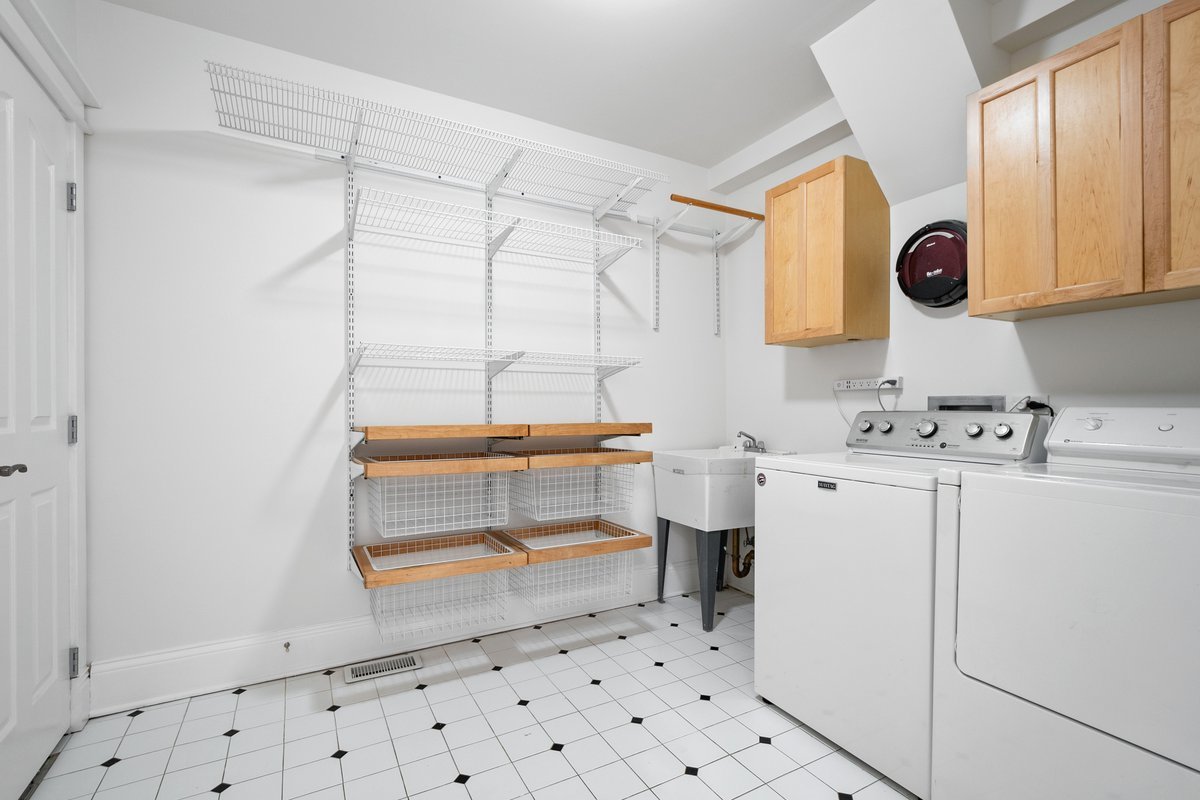 840 W Buckingham Place Unit: 4