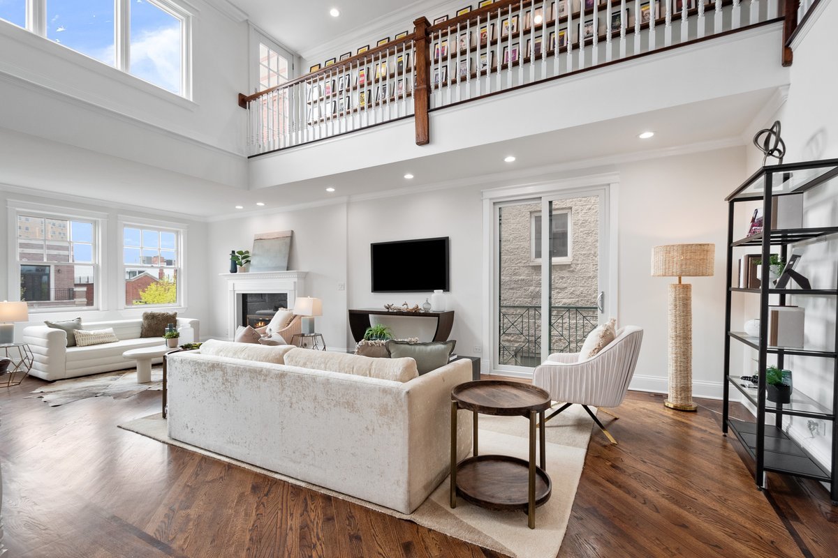 840 W Buckingham Place Unit: 4
