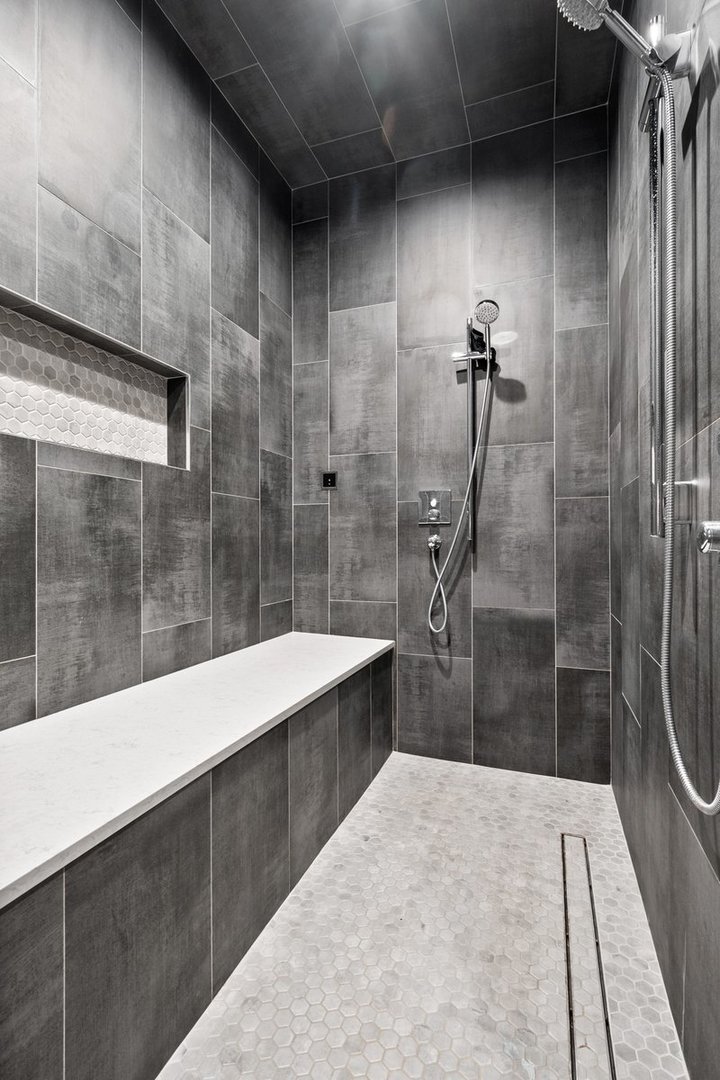 840 W Buckingham Place Unit: 4