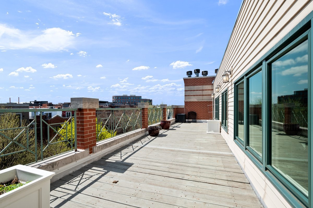 840 W Buckingham Place Unit: 4