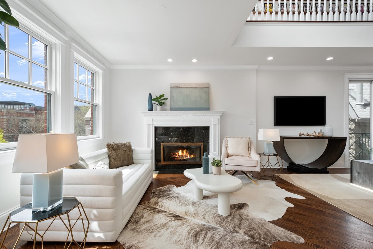 840 W Buckingham Place Unit: 4