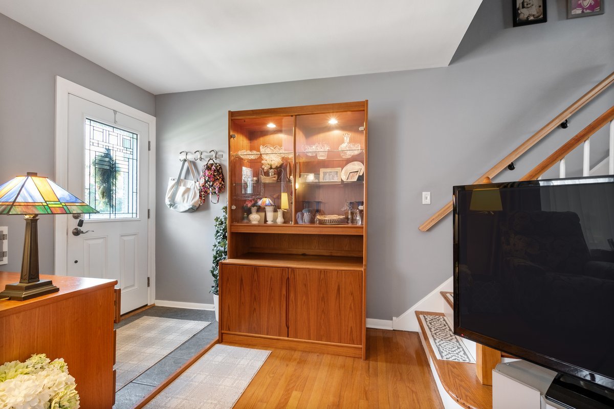 7511 N BELL Avenue Unit: B