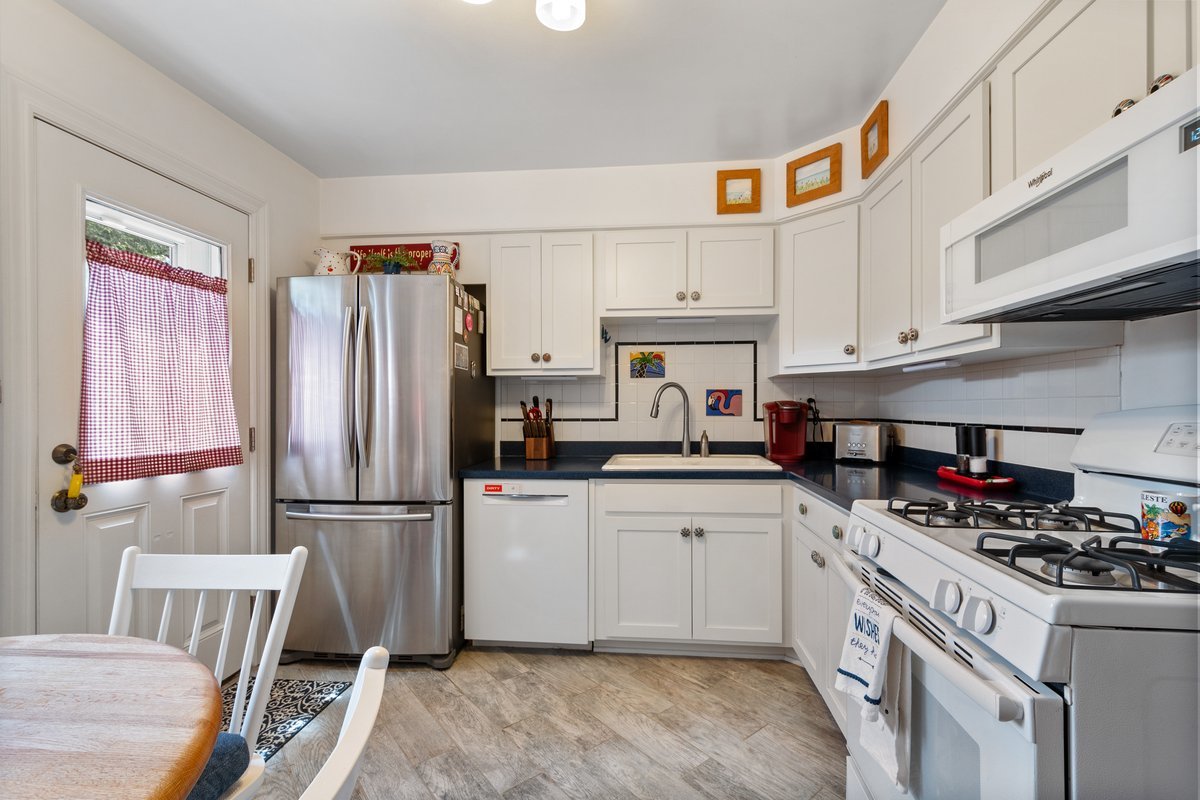 7511 N BELL Avenue Unit: B
