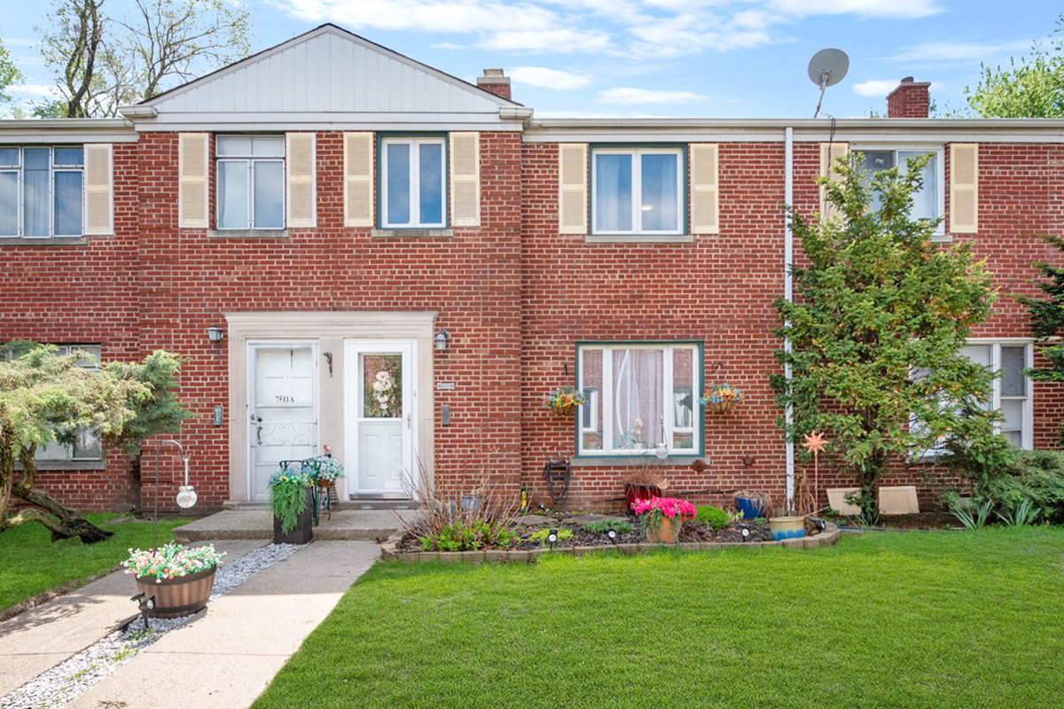 7511 N BELL Avenue Unit: B