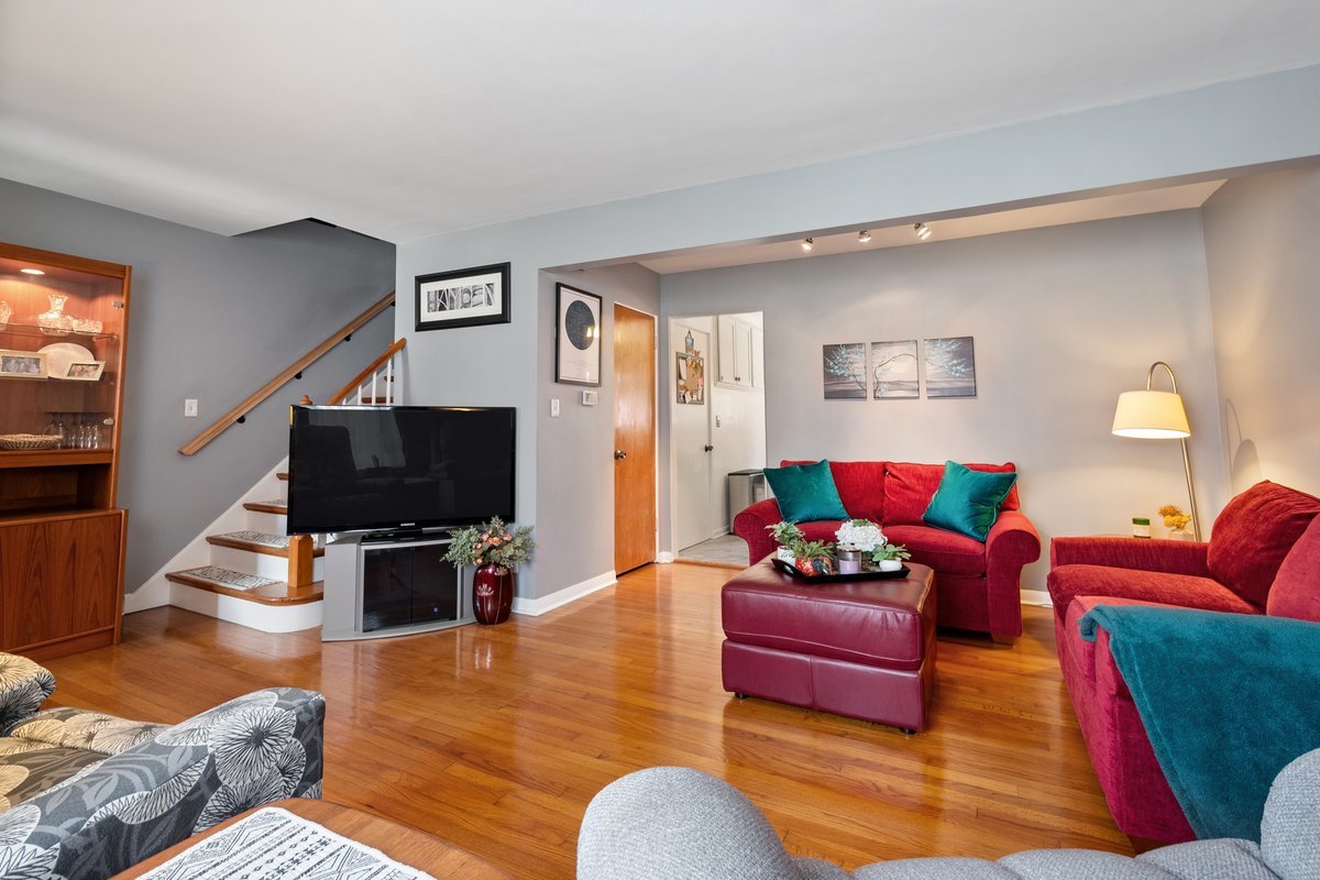 7511 N BELL Avenue Unit: B