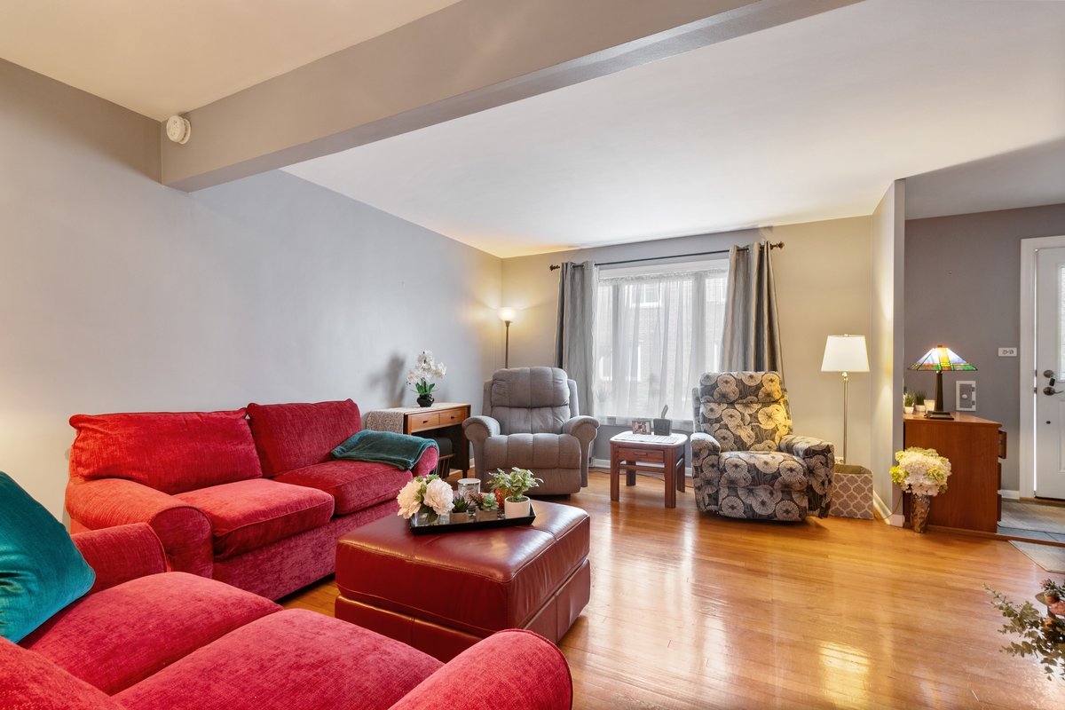 7511 N BELL Avenue Unit: B