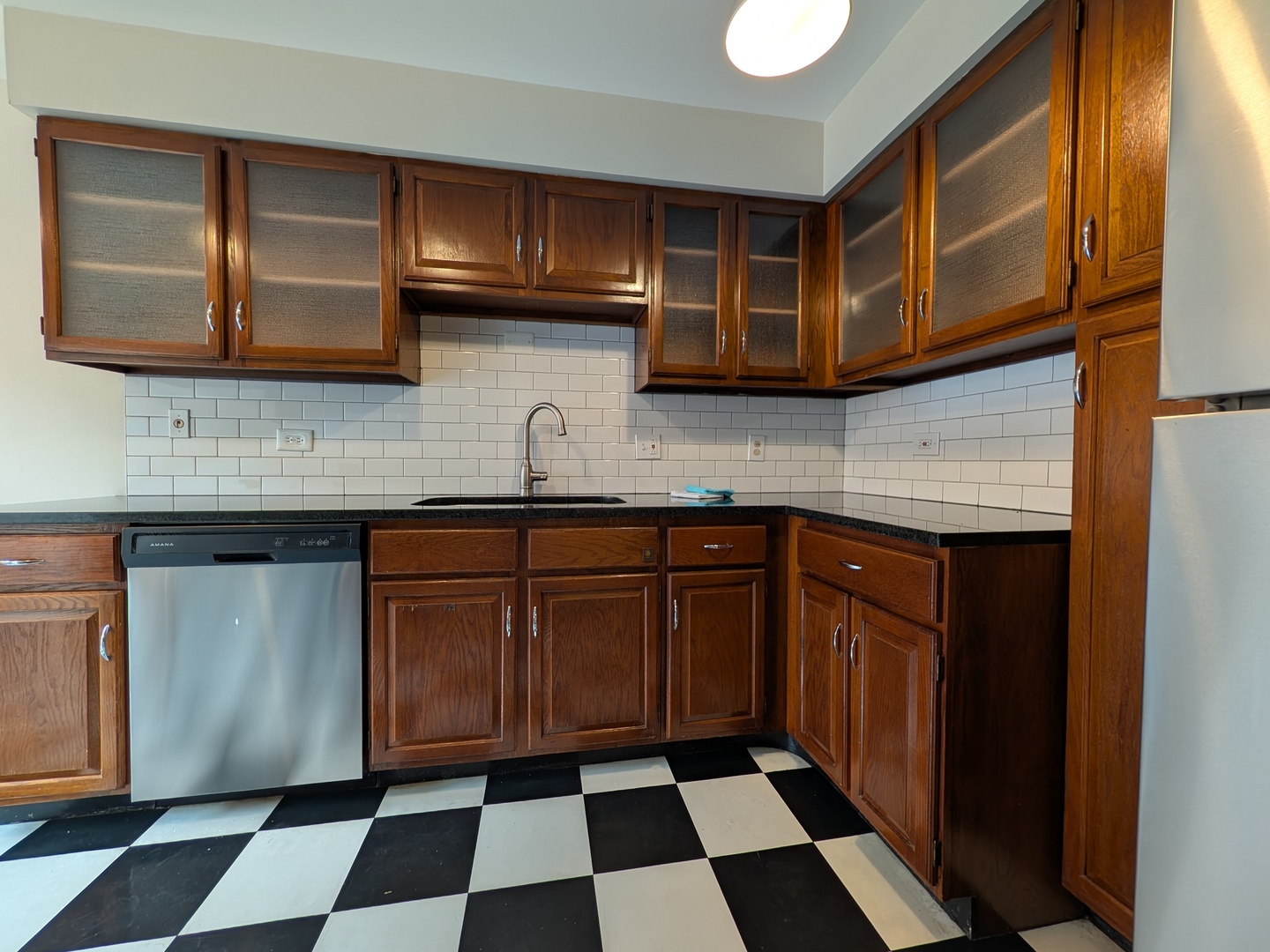 1057 W Pratt Boulevard Unit: 3C