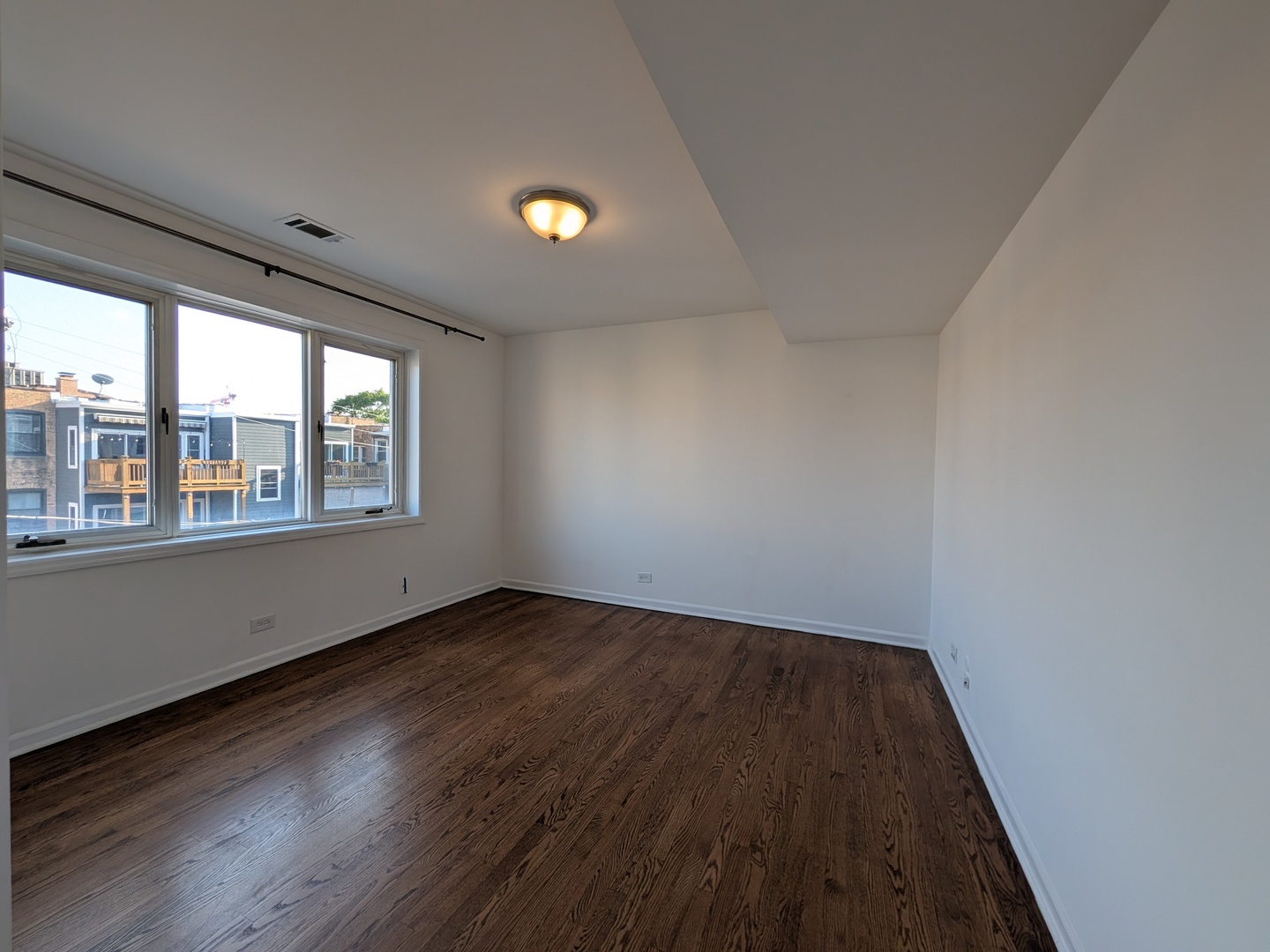 1057 W Pratt Boulevard Unit: 3C
