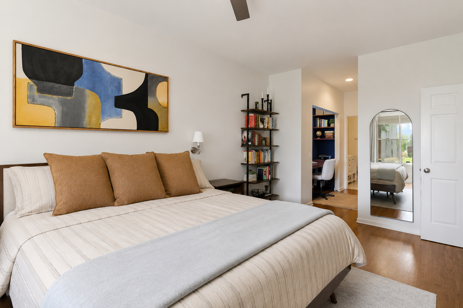 2040 W Belmont Avenue Unit: 302