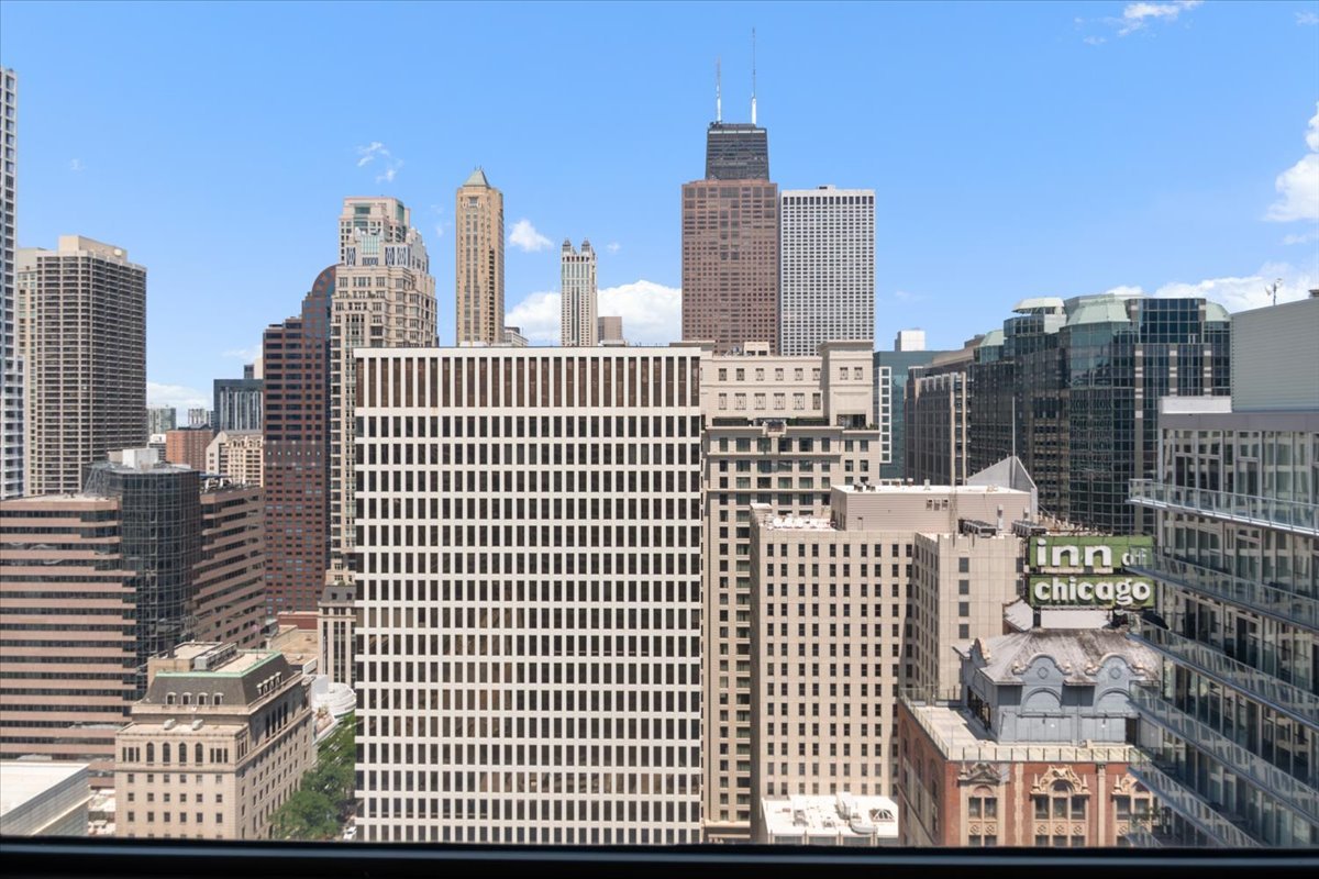 535 N Michigan Avenue Unit: 3211