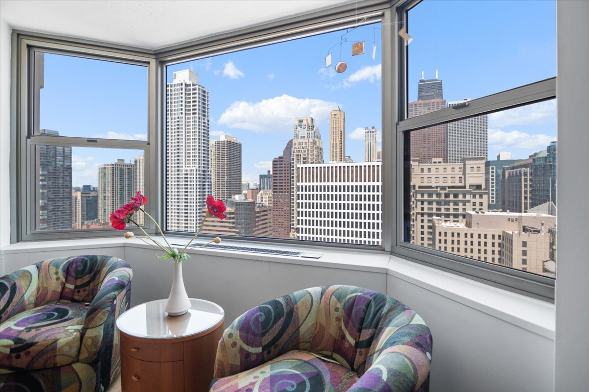 535 N Michigan Avenue Unit: 3211