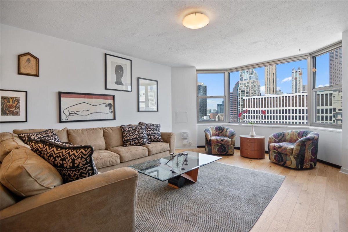 535 N Michigan Avenue Unit: 3211