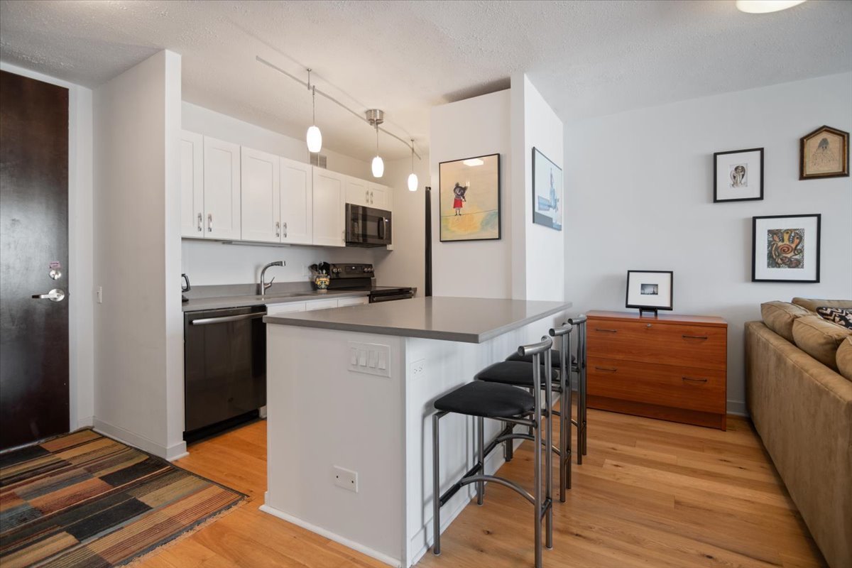535 N Michigan Avenue Unit: 3211
