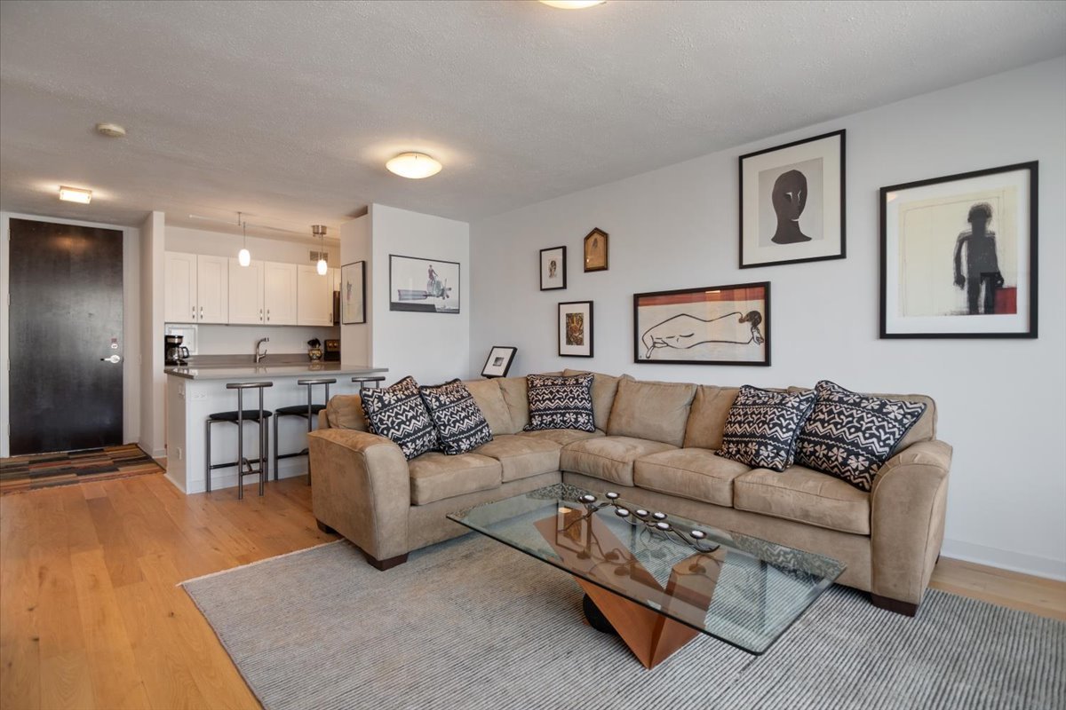 535 N Michigan Avenue Unit: 3211