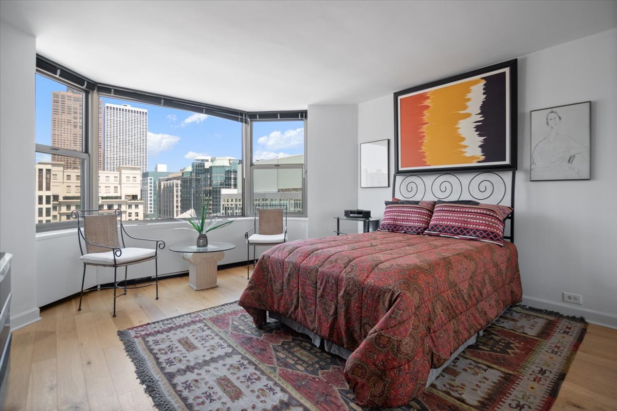 535 N Michigan Avenue Unit: 3211