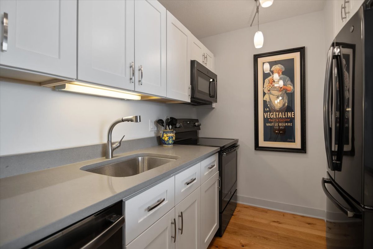 535 N Michigan Avenue Unit: 3211