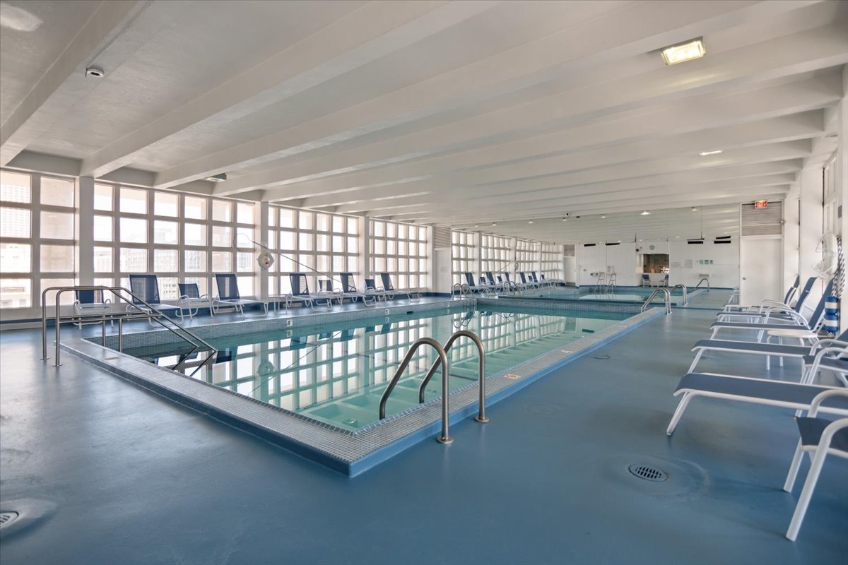 535 N Michigan Avenue Unit: 3211