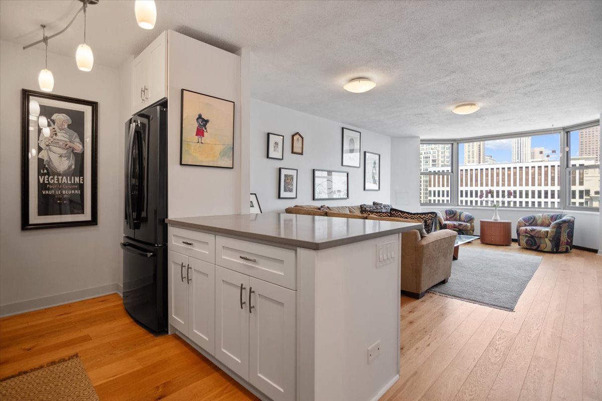 535 N Michigan Avenue Unit: 3211