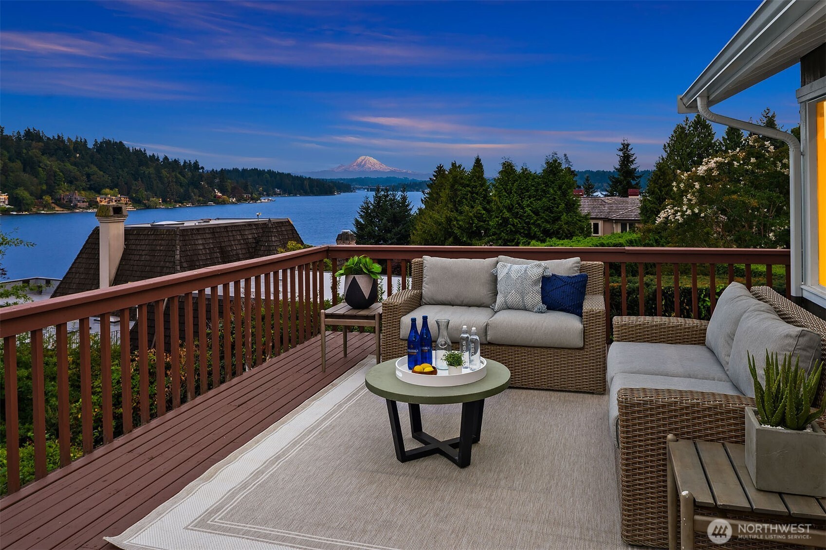 300 Overlake Drive E