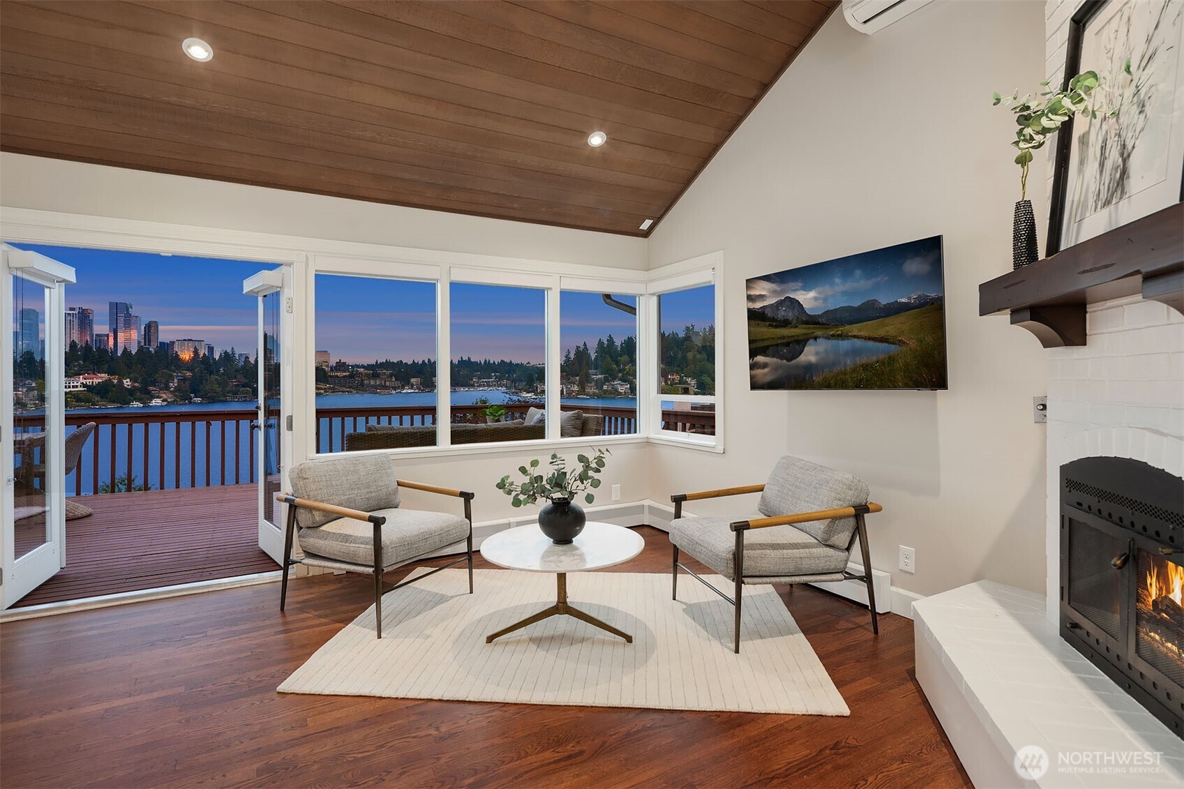 300 Overlake Drive E