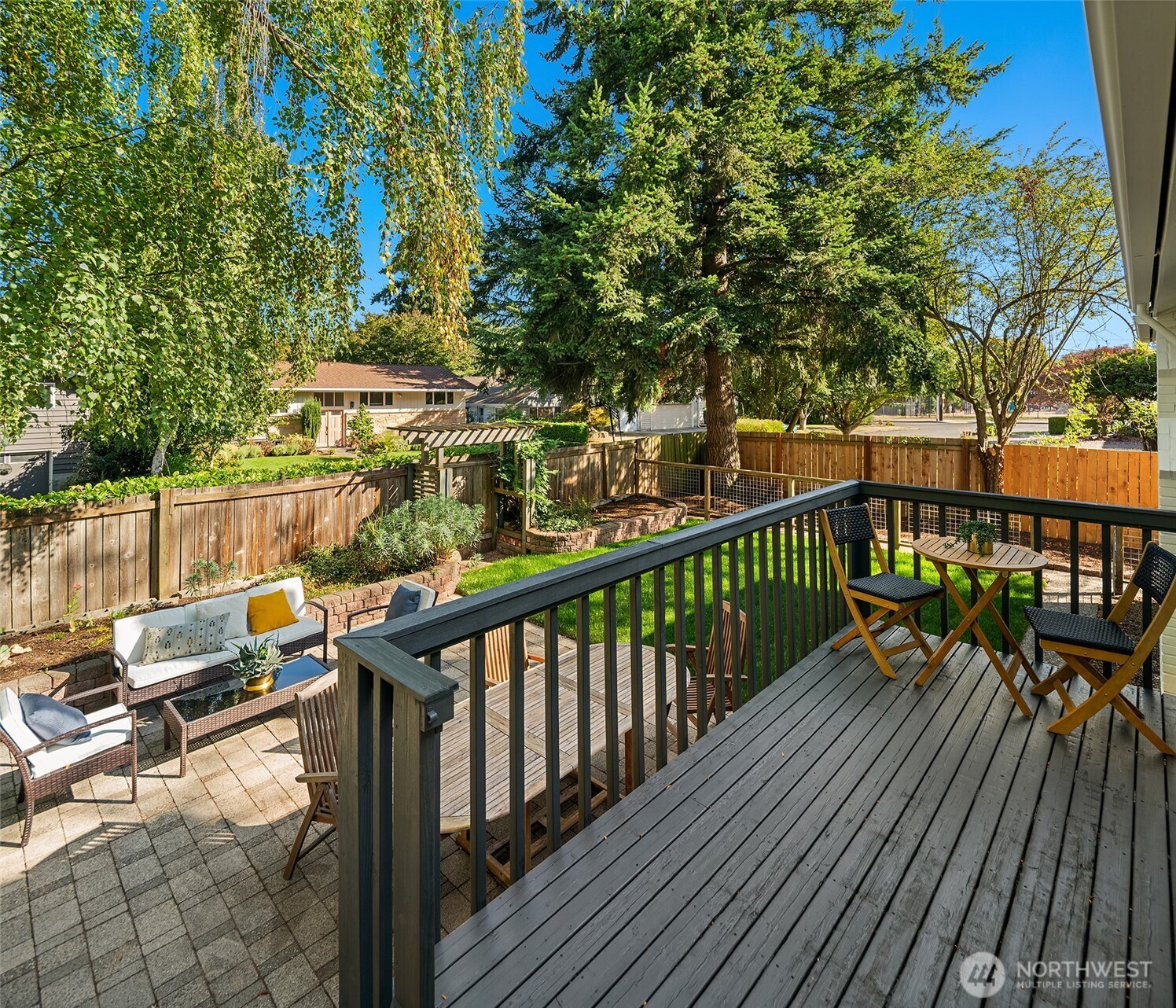 8015 42nd Avenue NE