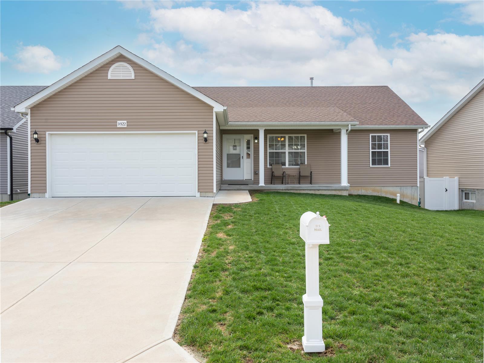1822 Waters Edge Way
