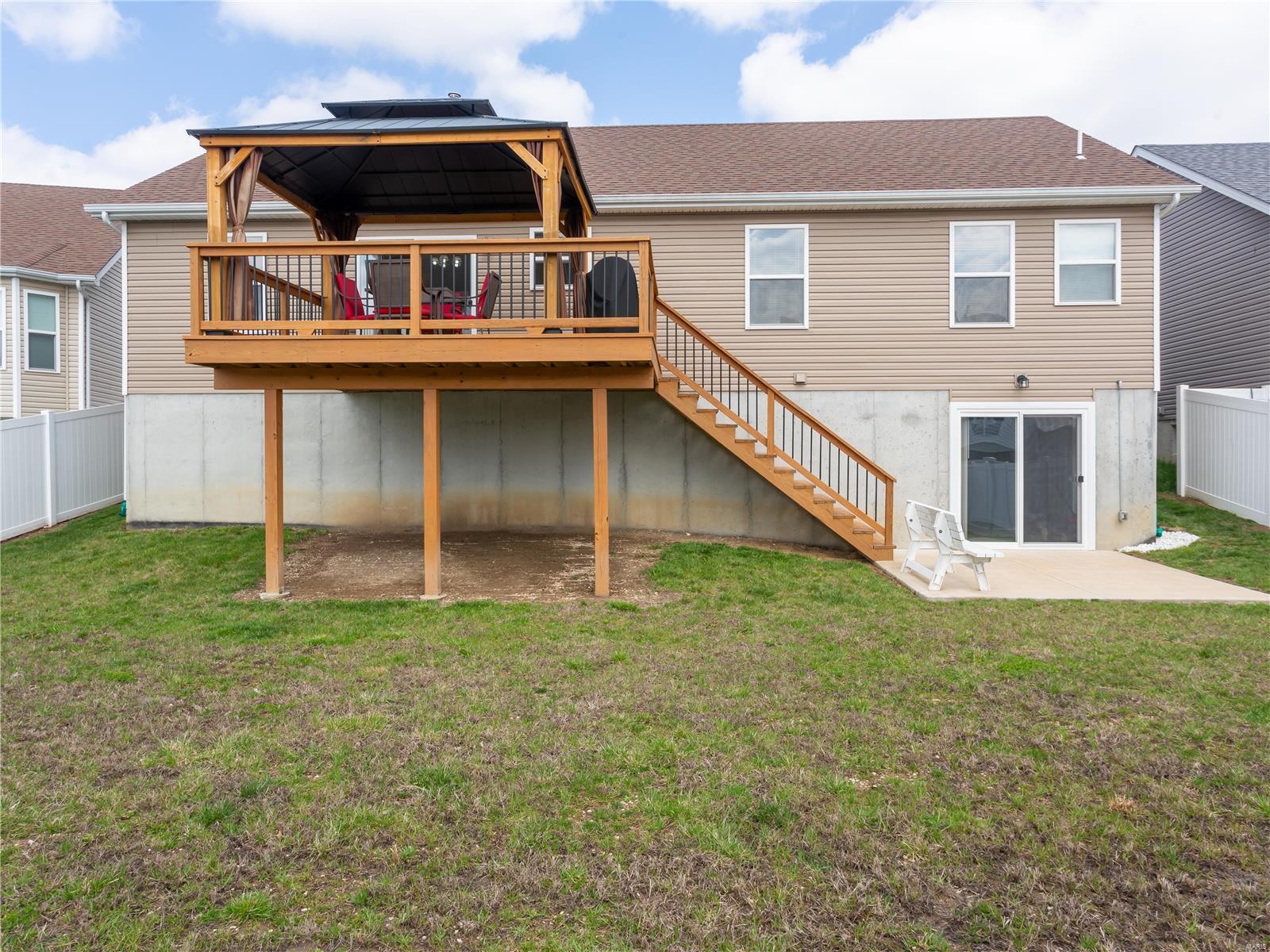 1822 Waters Edge Way
