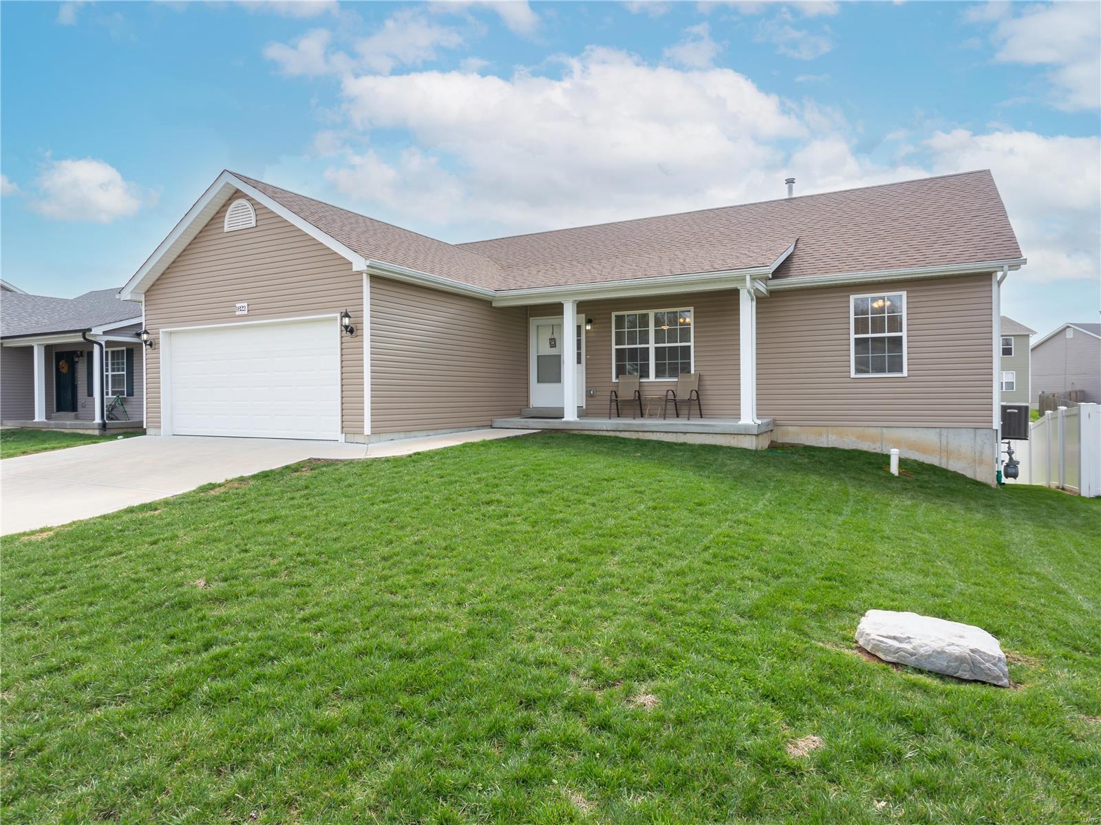 1822 Waters Edge Way