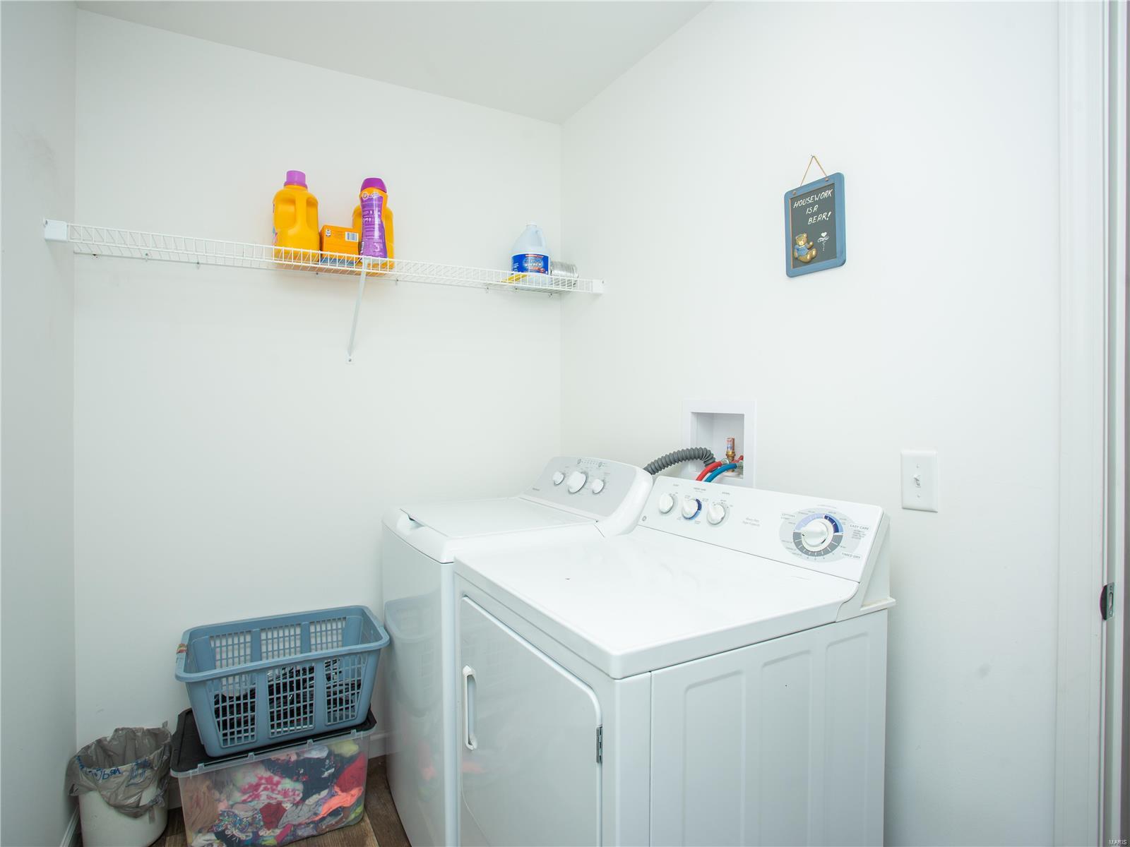 1822 Waters Edge Way